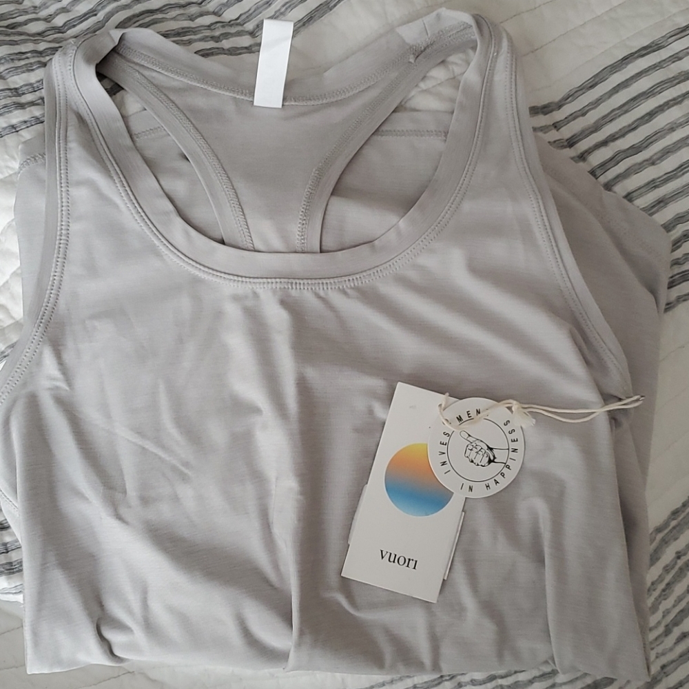 Vuori Lux Performance Tank Dove Grey